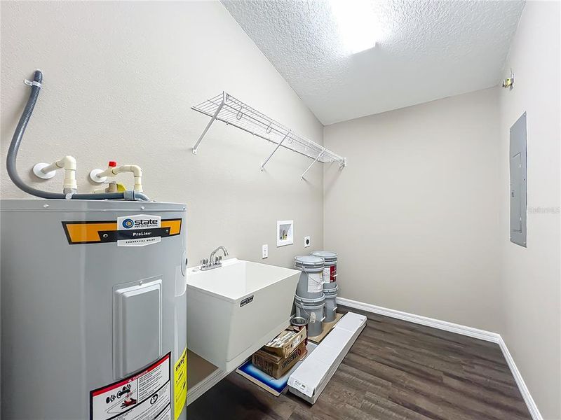 Furnished interior view inside a new home in , Lake Panasoffkee (Image 3).