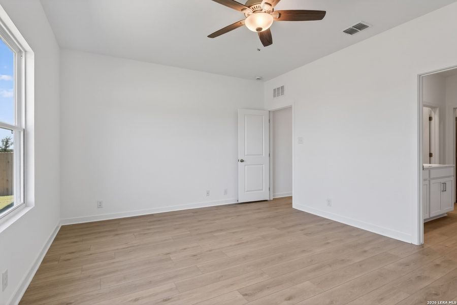 Spacious, unfurnished interior of a new home in Saddlebrook Ranch, Schertz (Image 20).