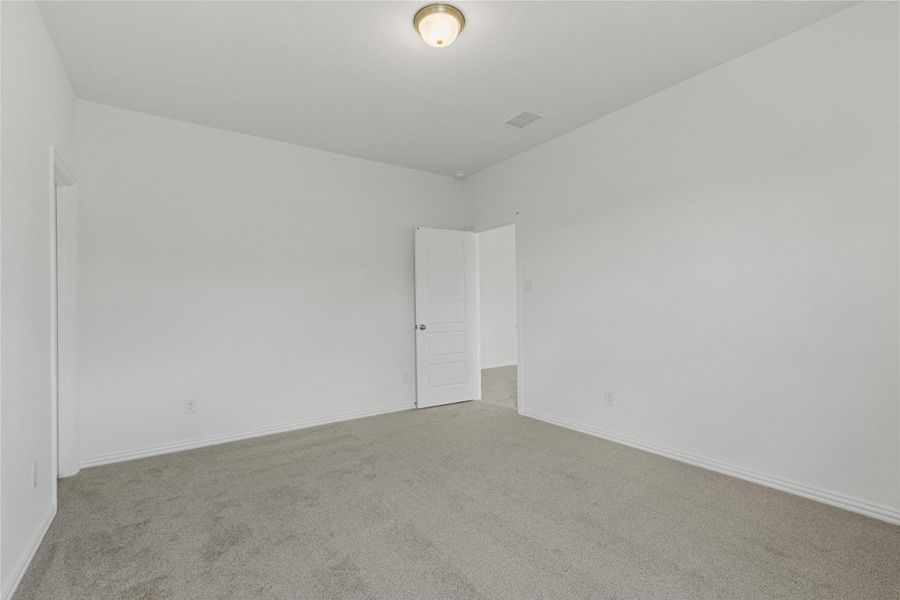 Spacious, unfurnished interior of a new home in Bridgeland Creekland Village, Cypress (Image 13).