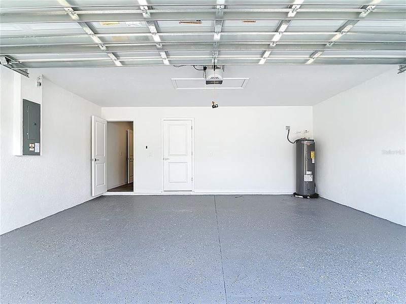 Spacious, unfurnished interior of a new home in , North Port (Image 21).