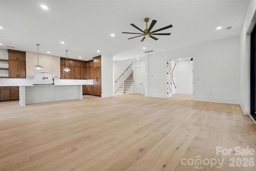 Spacious, unfurnished interior of a new home in , Concord (Image 26).