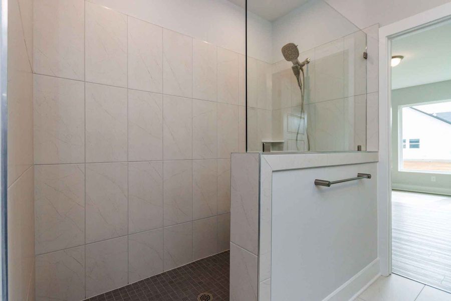 The Carroway - Owner's Bath