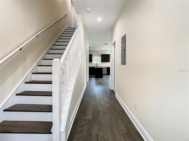 Spacious, unfurnished interior of a new home in , Tampa (Image 42).