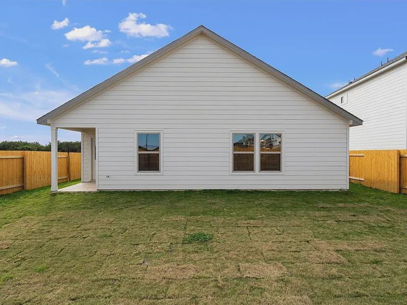 Representative exterior details of a home built from the Lexington 2012 S by Saratoga Homes in Butler Farms, Liberty Hill (Image 3).