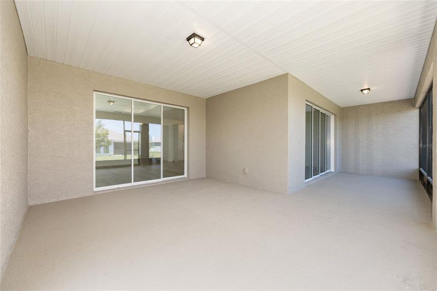 Exterior details and patio area of a home in , Ocala (Image 3).