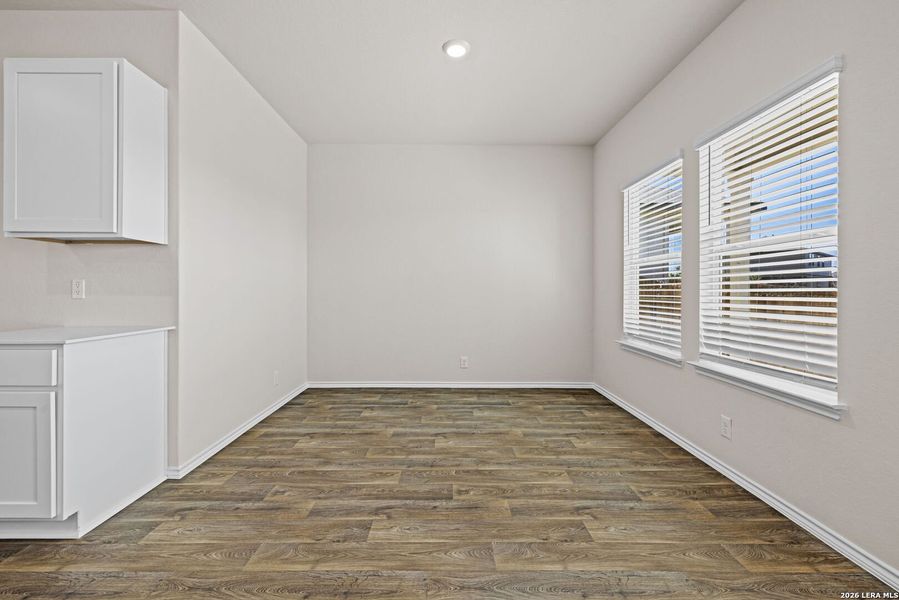 Spacious, unfurnished interior of a new home in Redbird Ranch, San Antonio (Image 25).