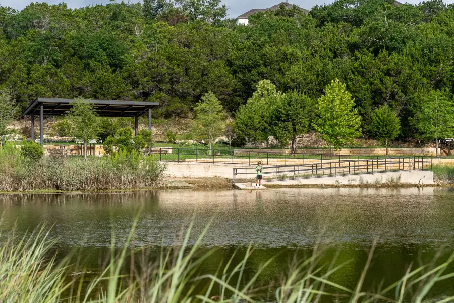 Natural landscape and outdoor views near Travisso in Leander (Image 21).