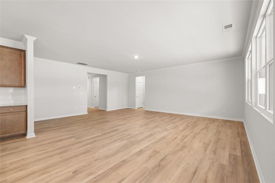 Spacious, unfurnished interior of a new home in Fairway 17 at Mirror Lake, Villa Rica (Image 28). Spacious, unfurnished interior of a new home in Fairway 17 at Mirror Lake, Villa Rica (Image 28).