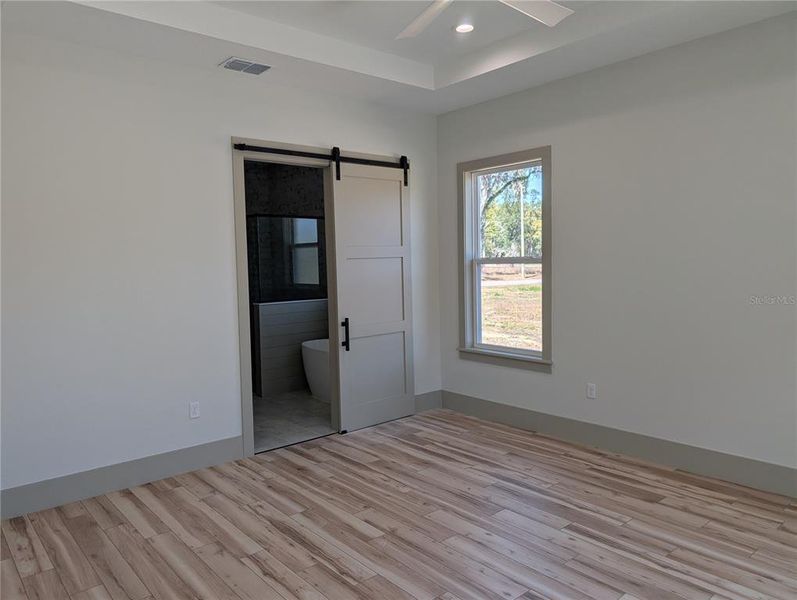 Spacious, unfurnished interior of a new home in , Ocala (Image 37).