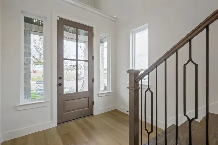 3160 Sir River - Entry