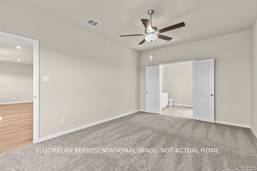 Spacious, unfurnished interior of a new home in Winding Brook, San Antonio (Image 10).