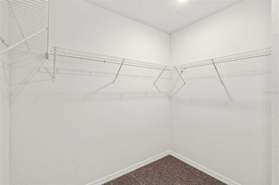 Spacious, unfurnished interior of a new home in Shenandoah Reserve, Orlando (Image 23).