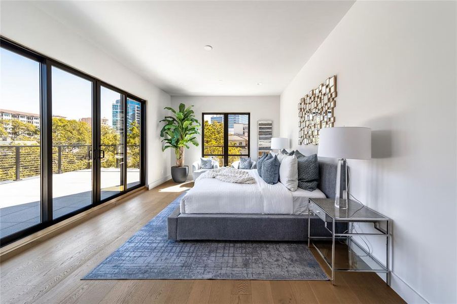 Furnished interior view inside a new home in , Dallas (Image 13).