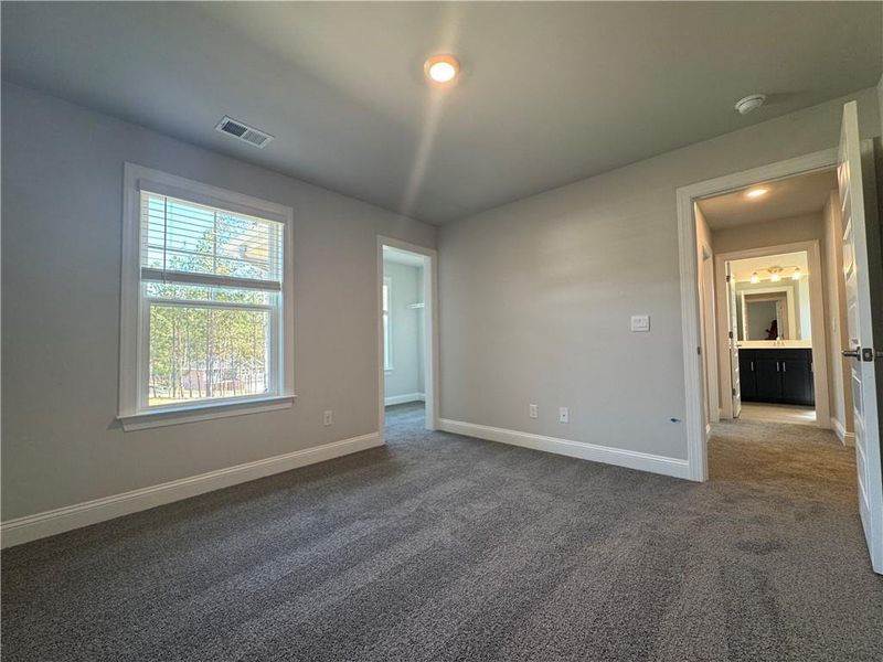 Spacious, unfurnished interior of a new home in Tuscany Hills, Douglasville (Image 15). Spacious, unfurnished interior of a new home in Tuscany Hills, Douglasville (Image 15).