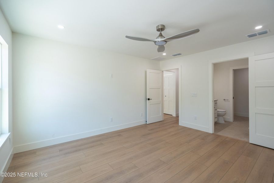 Spacious, unfurnished interior of a new home in , St. Augustine (Image 13).