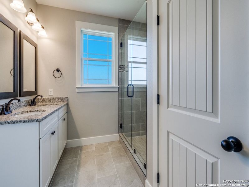 Furnished interior view inside a new home in Las Palomas Country Club Estates, La Vernia (Image 11).