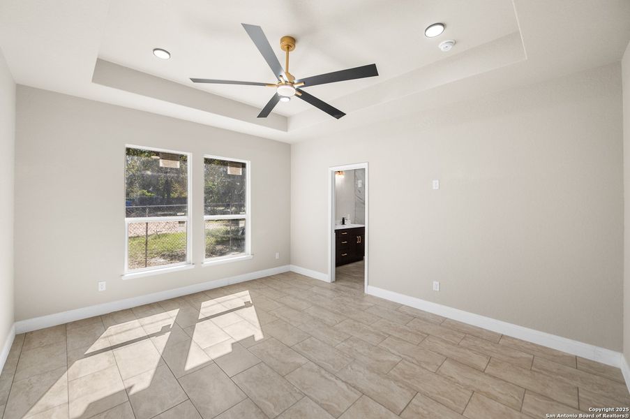 Spacious, unfurnished interior of a new home in , Elmendorf (Image 24).