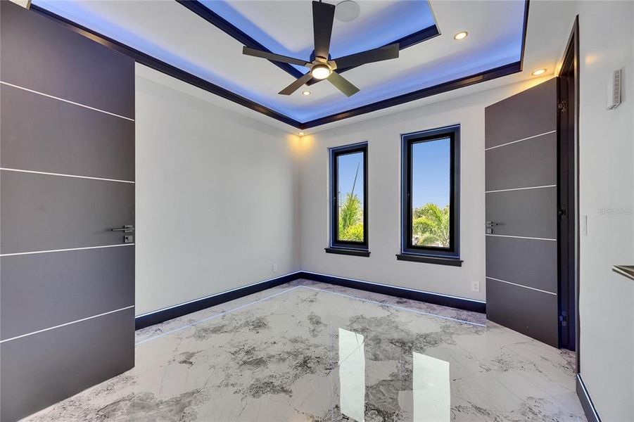 Spacious, unfurnished interior of a new home in , Apollo Beach (Image 35).
