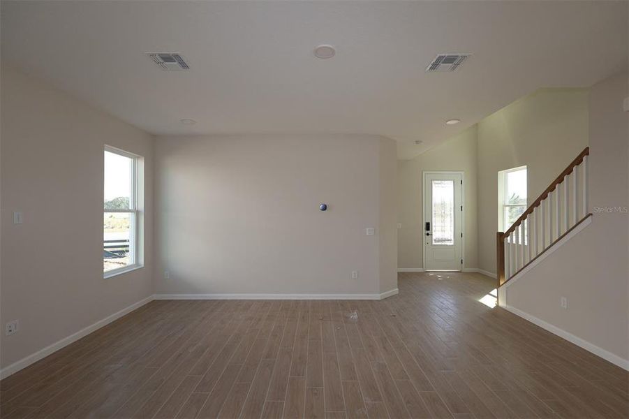 Spacious, unfurnished interior of a new home in Center Lake on the Park, St. Cloud (Image 10).
