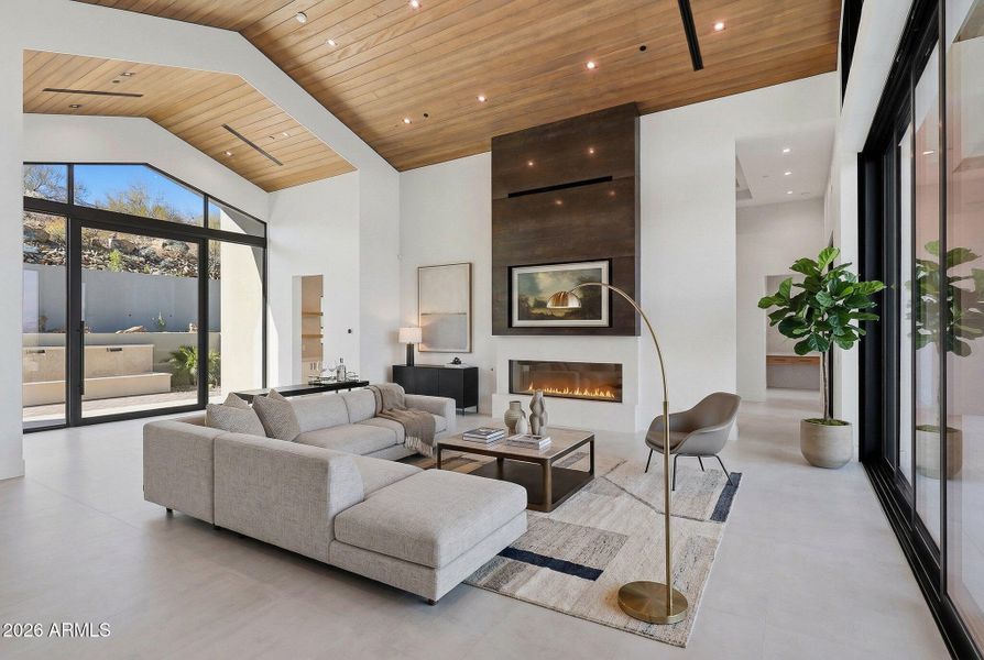 Staging (2) Staging (2)