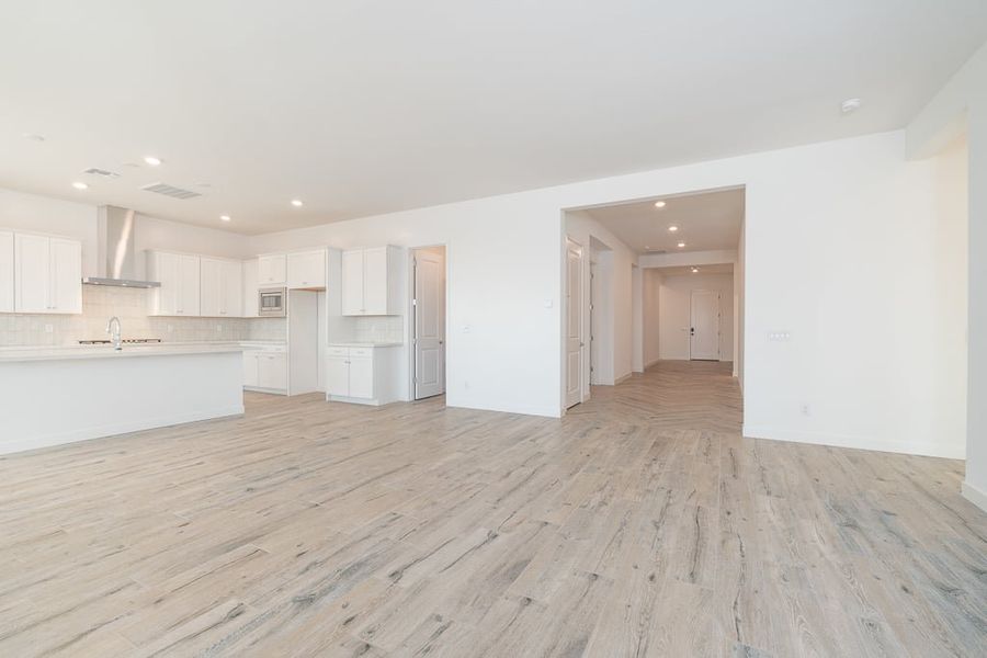 Spacious, unfurnished interior of a new home in Revana at Soleo, San Tan Valley (Image 20).