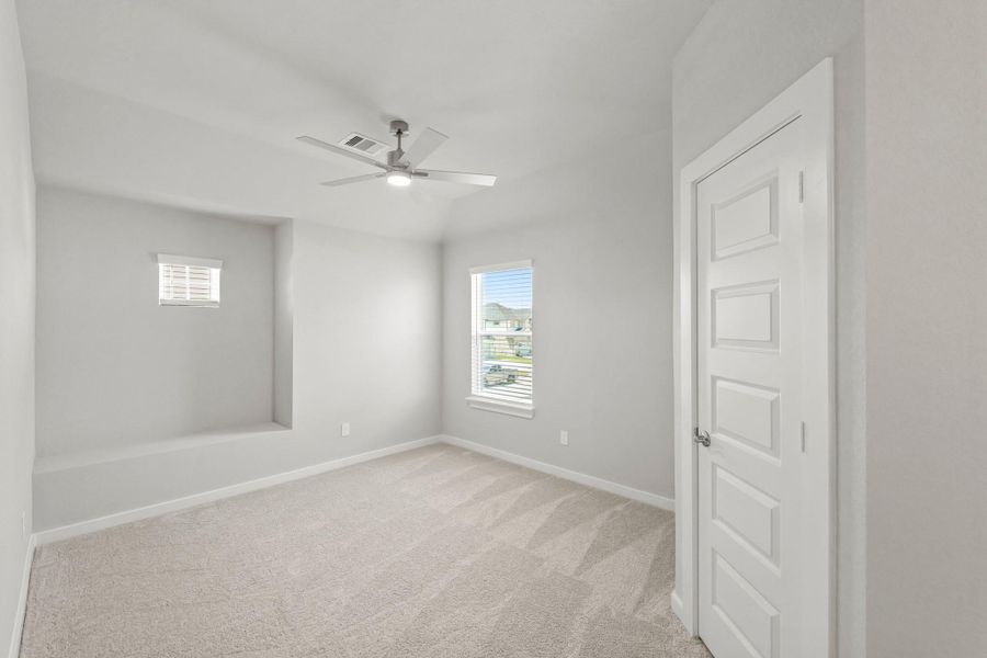 Spacious, unfurnished interior of a new home in Briarwood Crossing, Rosenberg (Image 13).