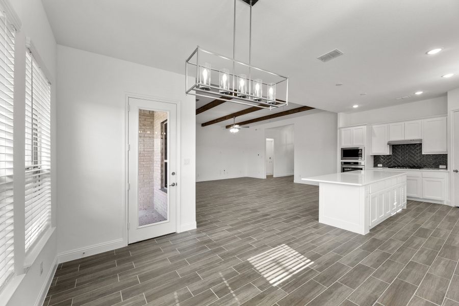 Representative unfurnished interior of a home built from the Westwood by Sandlin Homes in Lakesong, Midlothian (Image 16).