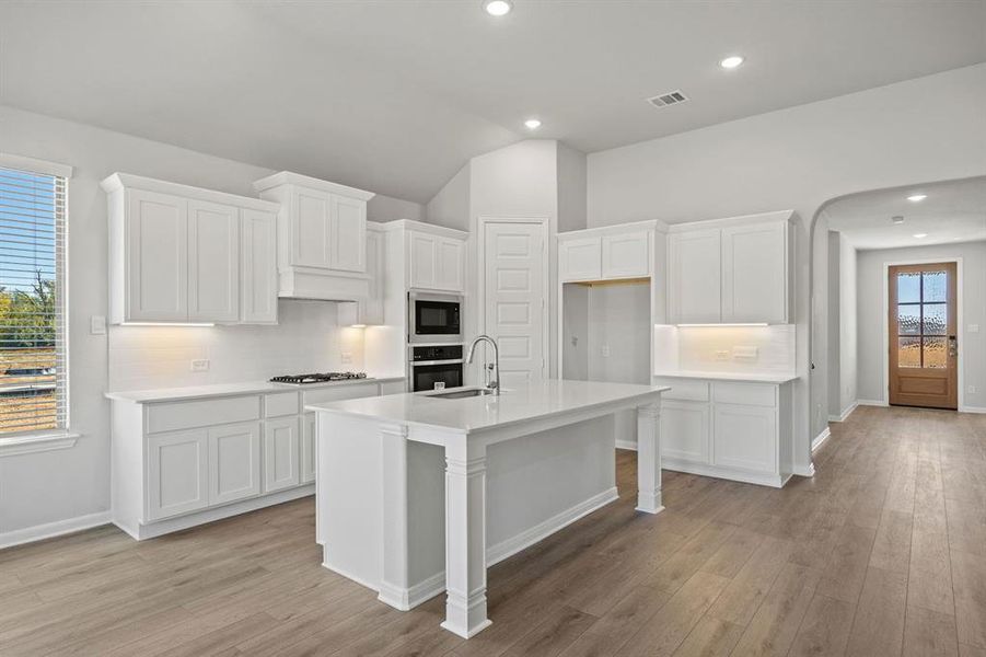 10-web-or-mls-3517-kingdom-dr 10-web-or-mls-3517-kingdom-dr