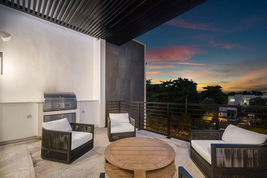 062-914PalmTrail-DelrayBeach-FL-33483-SM