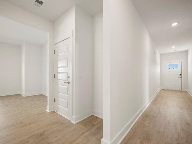 Spacious, unfurnished interior of a new home in , Summerville (Image 20).