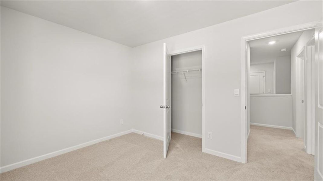 Spacious, unfurnished interior of a new home in , Stockbridge (Image 19).
