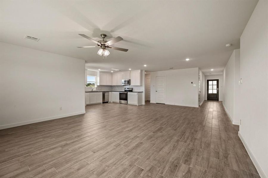 Spacious, unfurnished interior of a new home in Gatlin Ranch, Springtown (Image 18). Spacious, unfurnished interior of a new home in Gatlin Ranch, Springtown (Image 18).