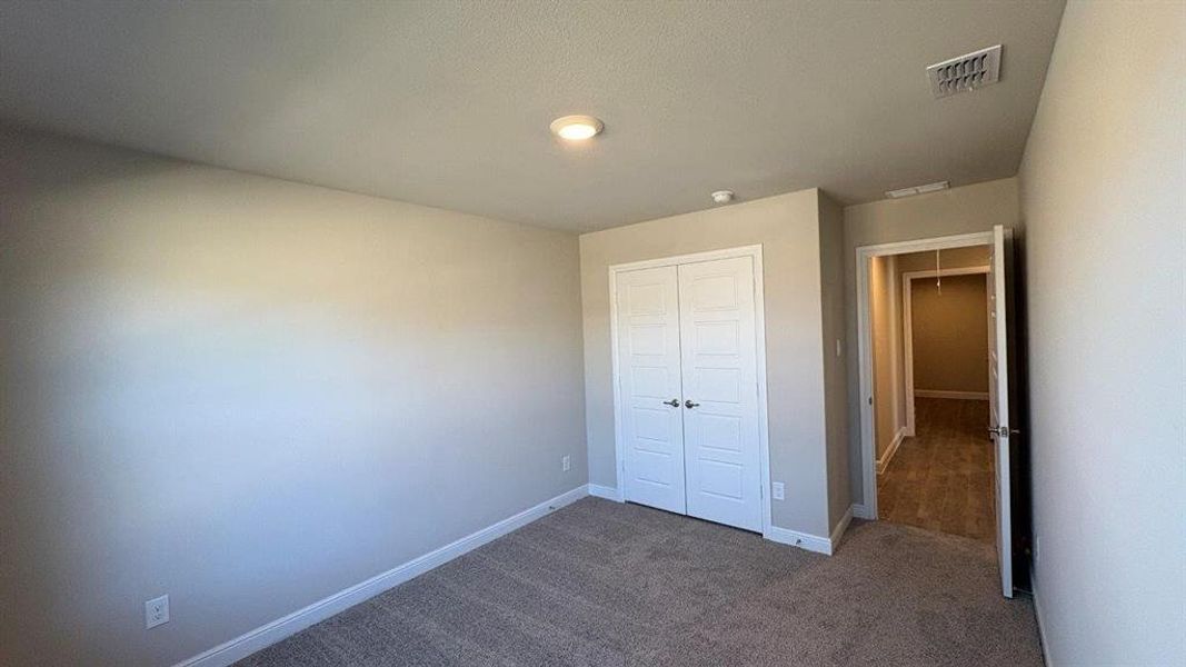 Spacious, unfurnished interior of a new home in Sandstone Estates, Granbury (Image 24).