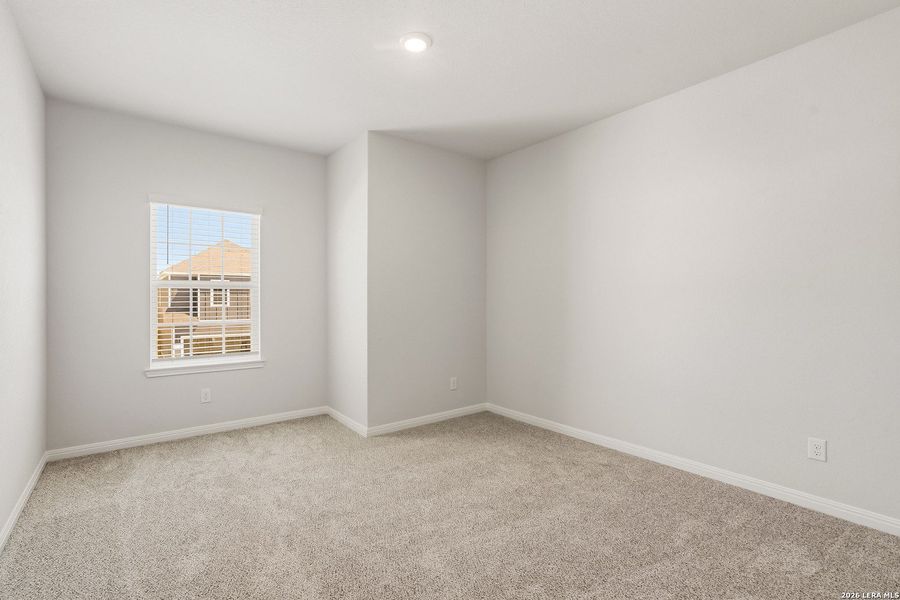 Spacious, unfurnished interior of a new home in Melissa Ranch, San Antonio (Image 22).