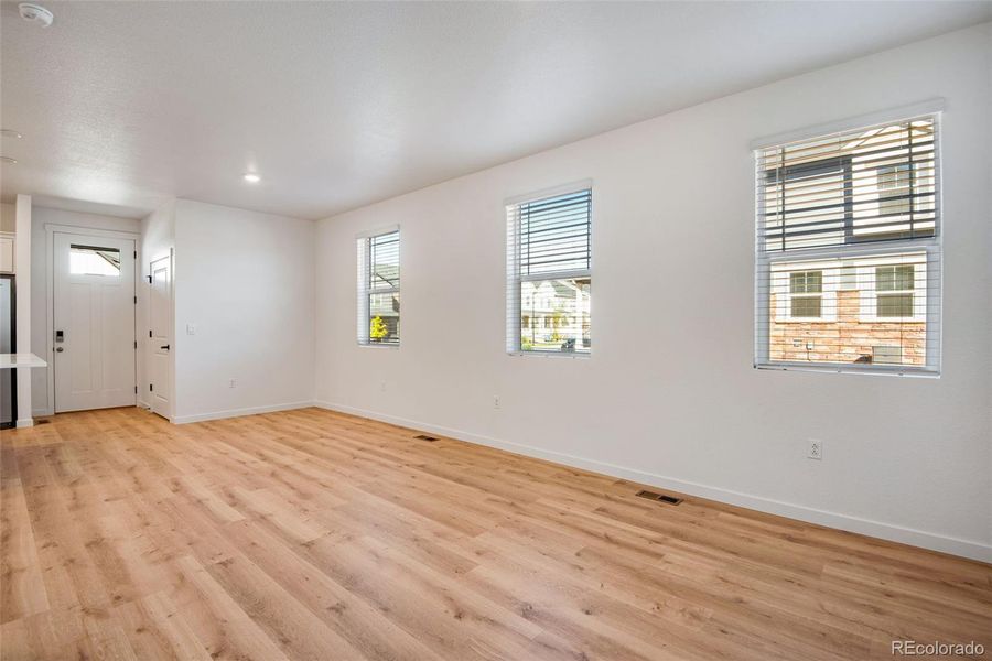 Spacious, unfurnished interior of a new home in Horizon Uptown, Aurora (Image 23). Spacious, unfurnished interior of a new home in Horizon Uptown, Aurora (Image 23).