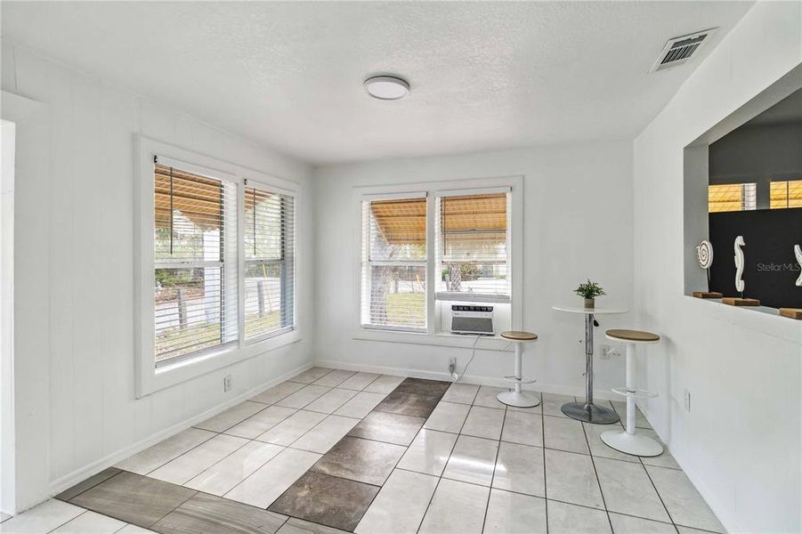 Spacious, unfurnished interior of a new home in , Bradenton (Image 22).