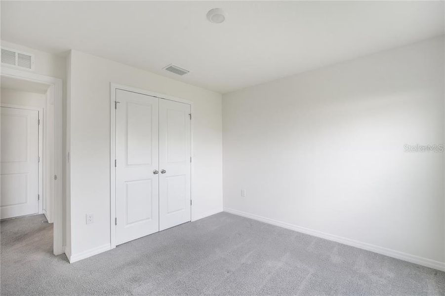 Spacious, unfurnished interior of a new home in Abbott Park, Zephyrhills (Image 17).