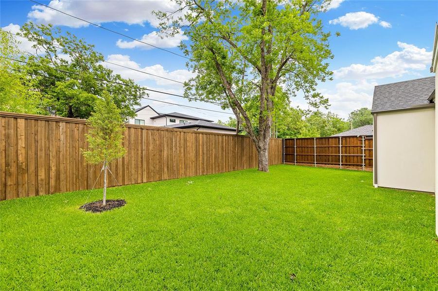 Exterior details and patio area of a home in , Dallas (Image 27).