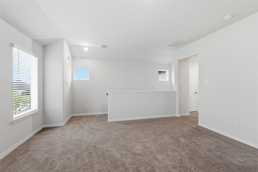 Spacious, unfurnished interior of a new home in , Cleburne (Image 21).