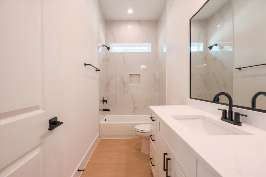 Furnished interior view inside a new home in , Dayton (Image 7).