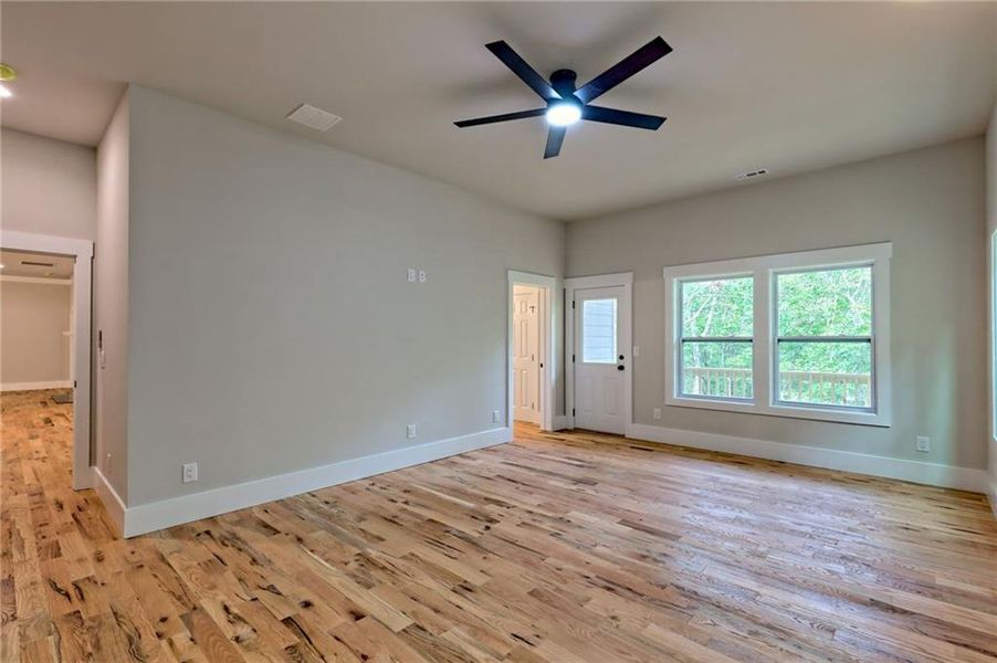 Spacious, unfurnished interior of a new home in , Clayton (Image 114).