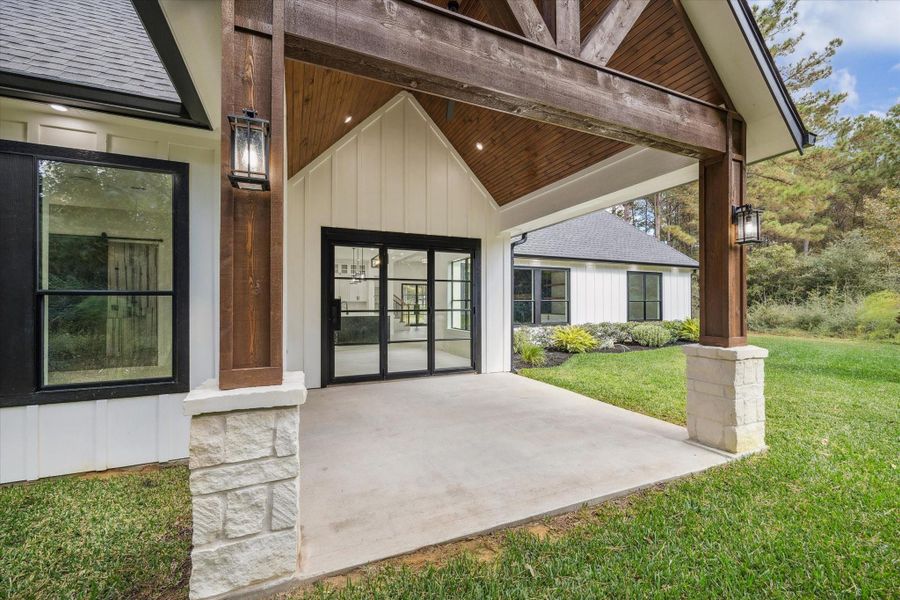 Exterior details and patio area of a home in , Waller (Image 25).