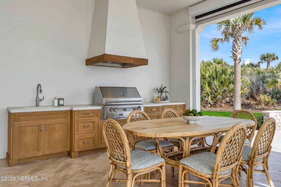 Exterior details and patio area of a home in , Ponte Vedra Beach (Image 38).