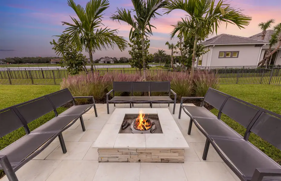 Exterior details of a home in Amara, Lake Worth (Image 3).