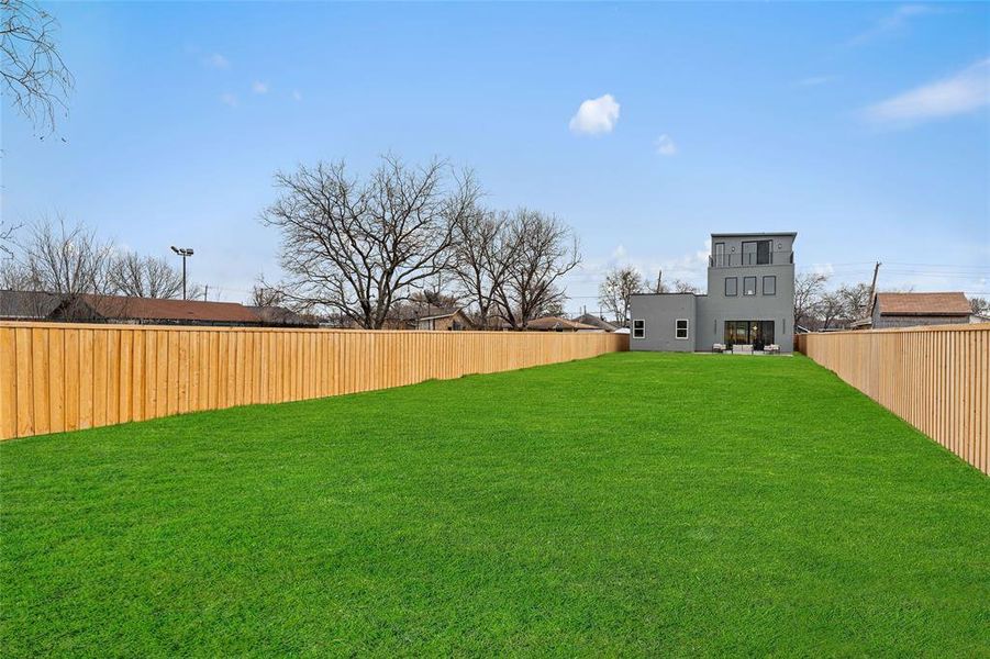 Exterior details and patio area of a home in , Dallas (Image 29).