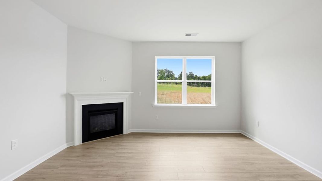 Spacious, unfurnished interior of a new home in Sherwood Gardens, Landrum (Image 27).