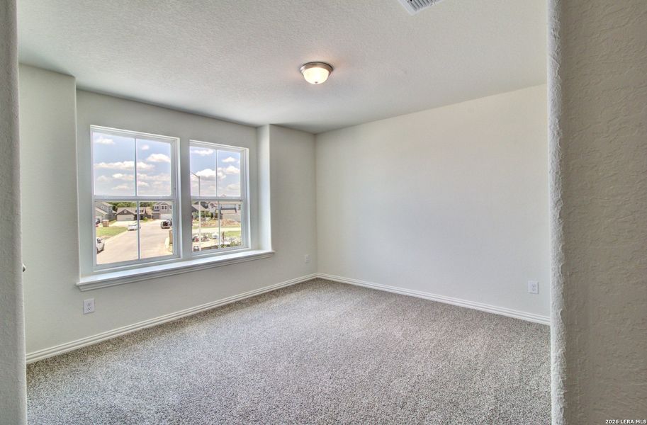 Spacious, unfurnished interior of a new home in Casinas at Gruene, New Braunfels (Image 19).