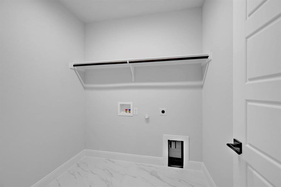 Spacious, unfurnished interior of a new home in Treeline, Justin (Image 37).