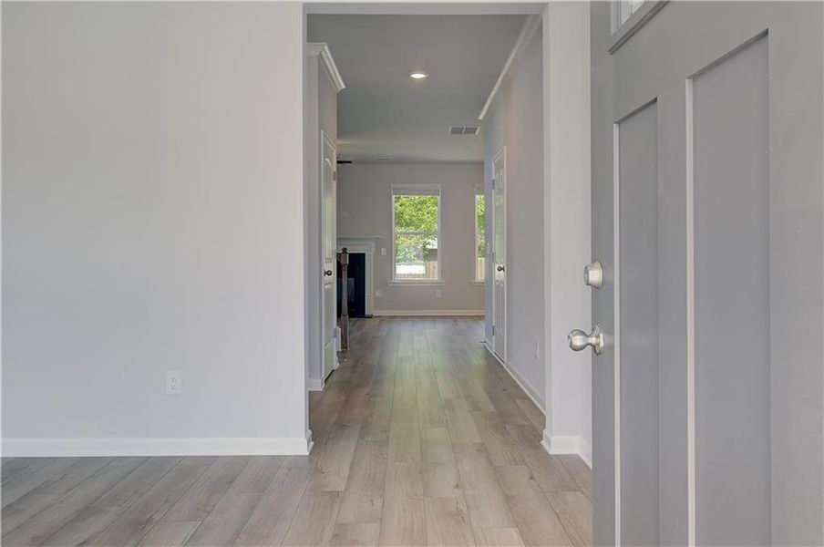 Spacious, unfurnished interior of a new home in Cooper Park, McDonough (Image 10).