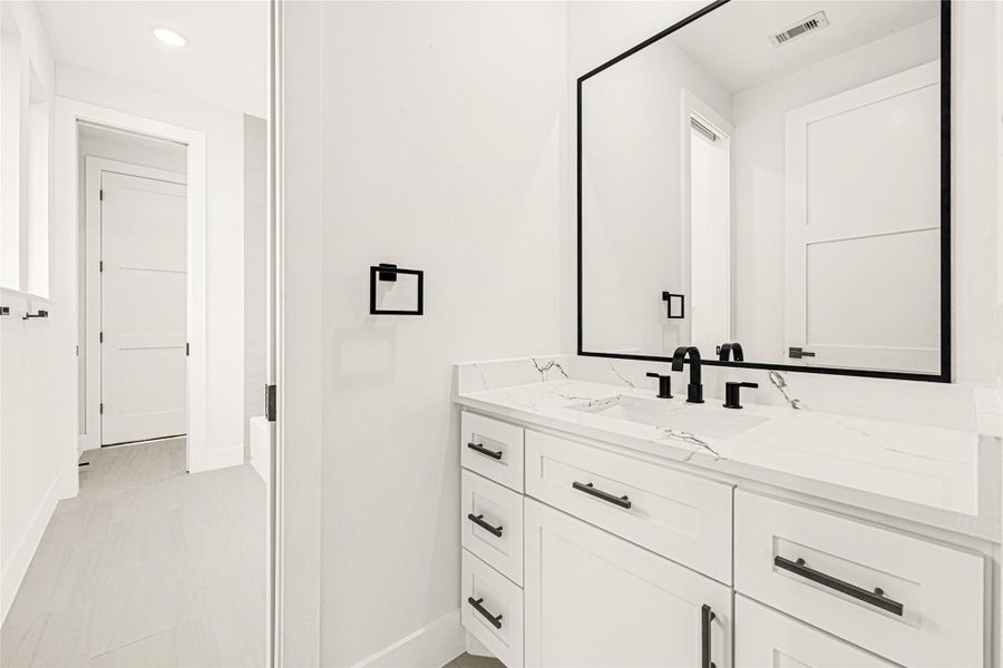 Furnished interior view inside a new home in , Rosharon (Image 12).